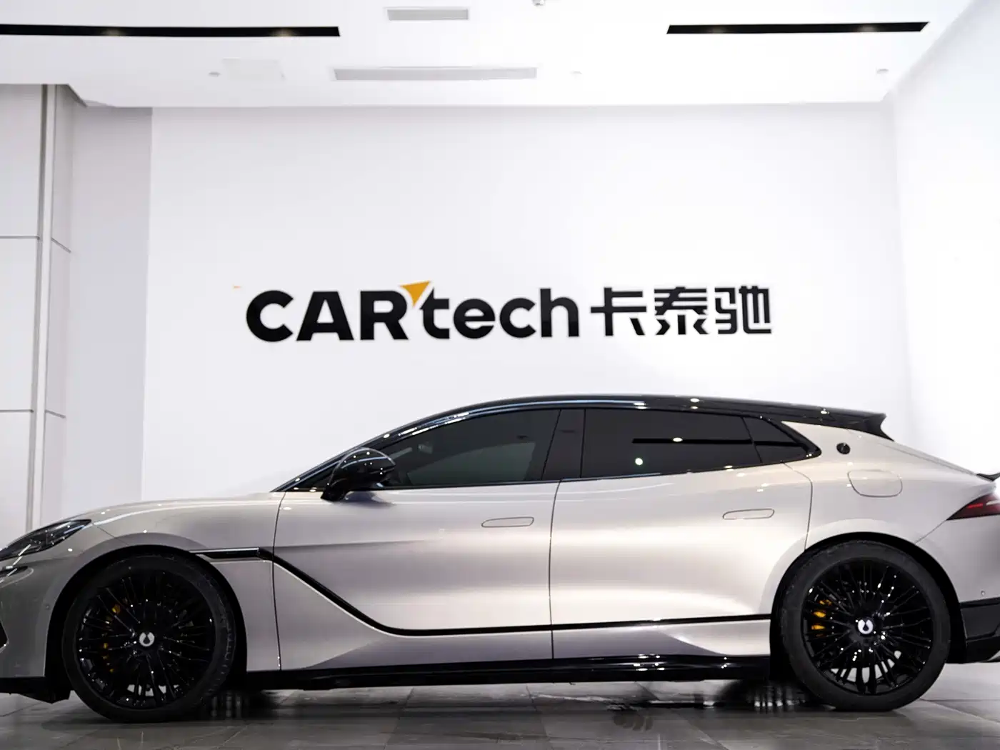 Denza Z9GT 2024 2024 1100 AWD Ultra Edition