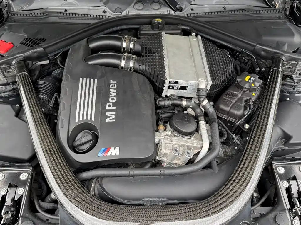 BMW M4 2017 2016 M4 GTS