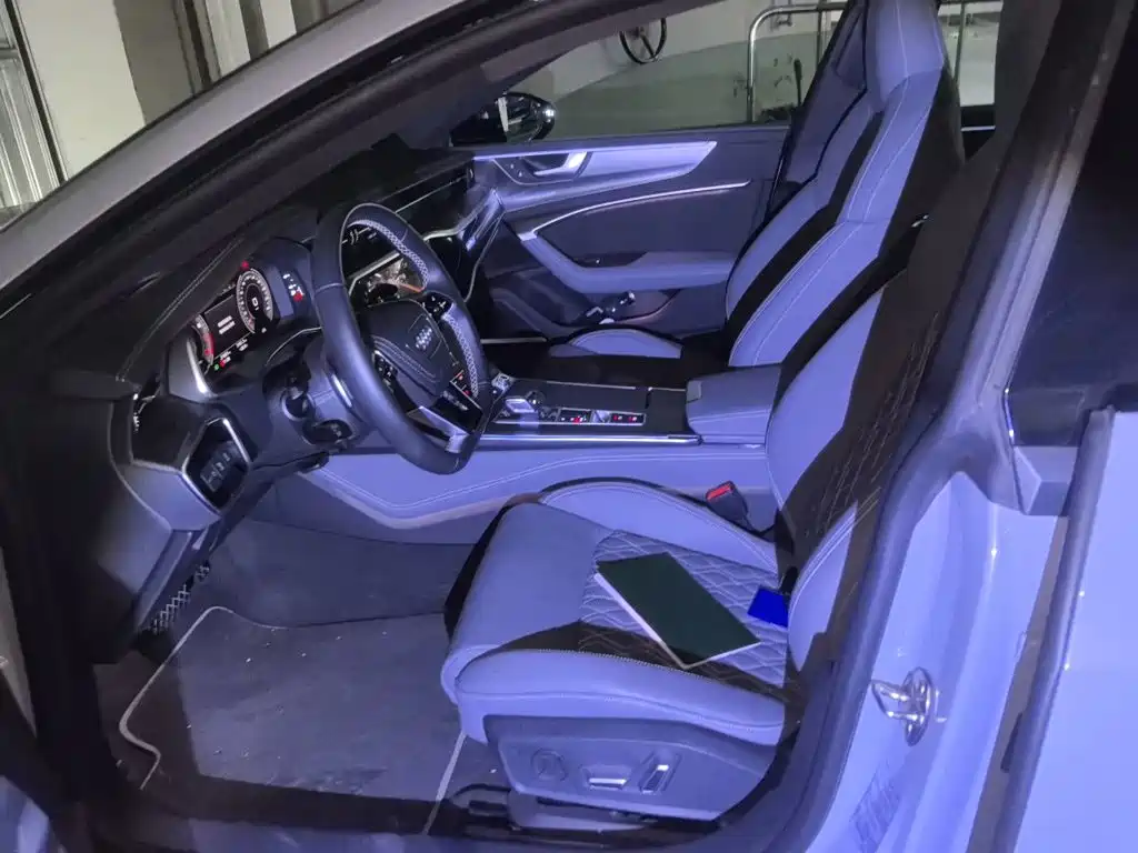 Photo 16 - Audi A7L