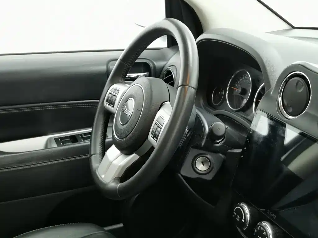 Jeep Compass (Import) 2016 2014 Facelift 2.4L 4WD Comfort Edition