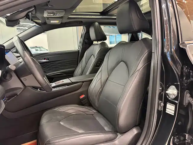Toyota Avalon 2023 Hybrid 2.5L XLE Premium Edition — фото 5