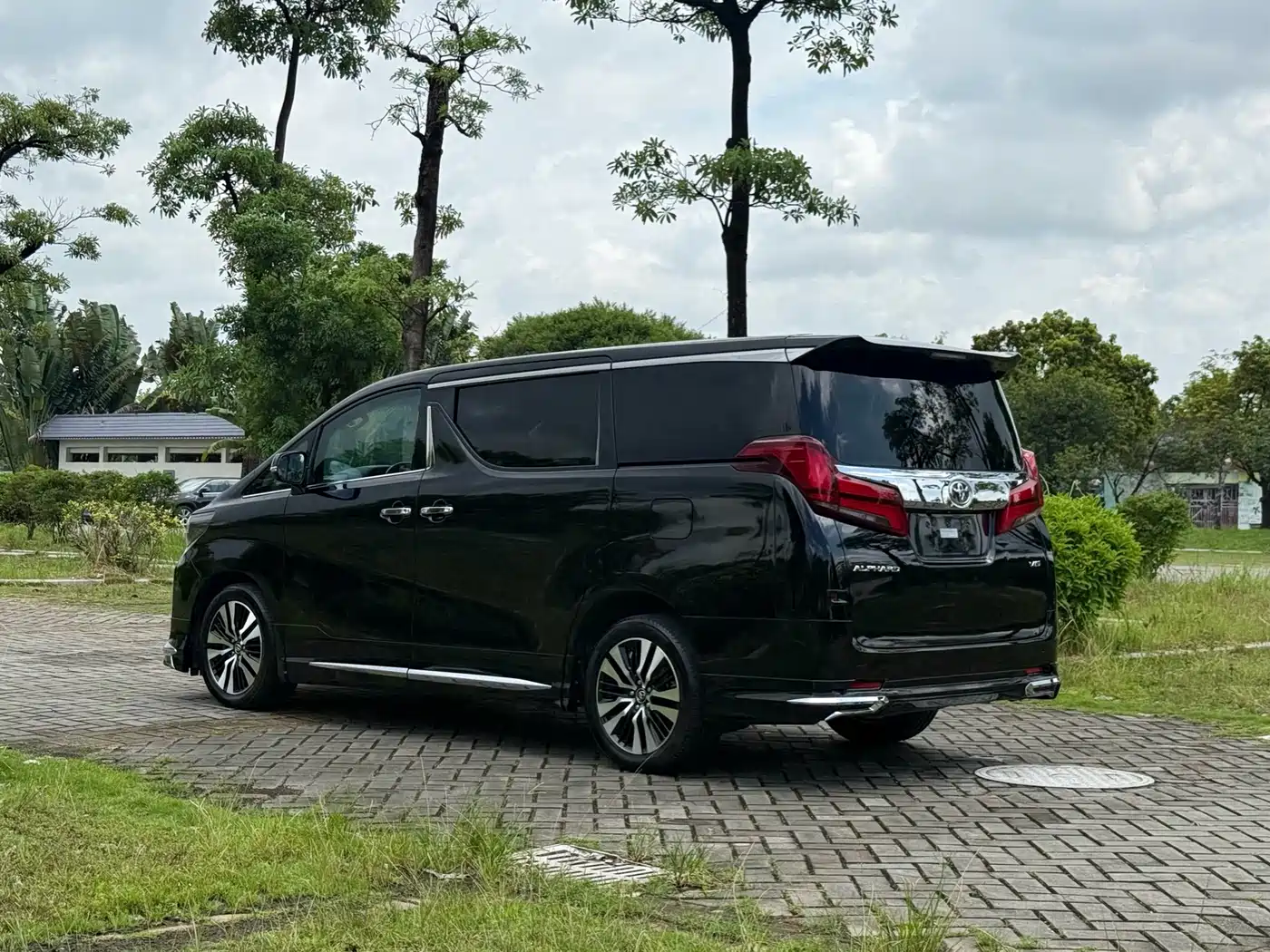 Toyota Alphard 2018 Facelift 3.5L Luxury Edition фото 21
