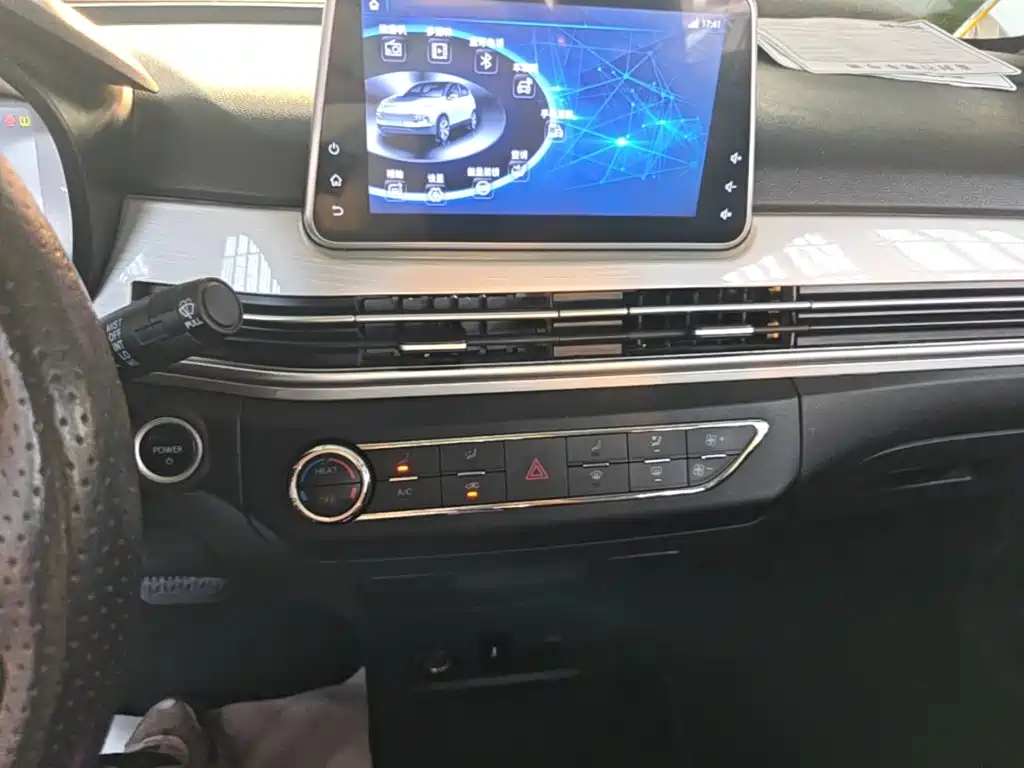 Dayun Yuehu 2022 2022 30.66kWh 2WD VIP Edition