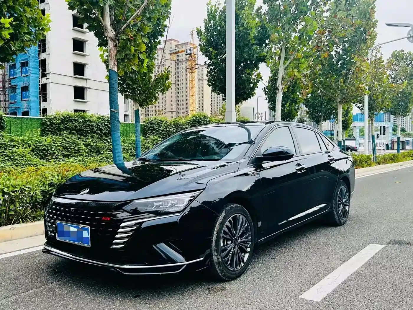 DONGFENG YI HYUN MAX