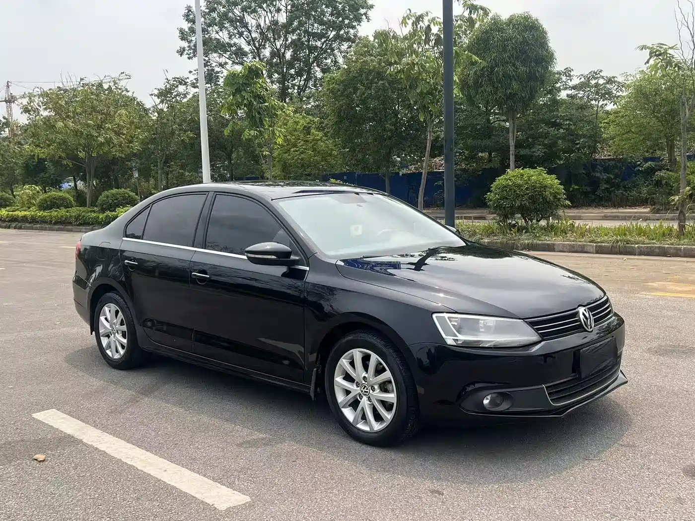 Volkswagen Sagitar 2012 1.6L Automatic Comfort Type фото 3