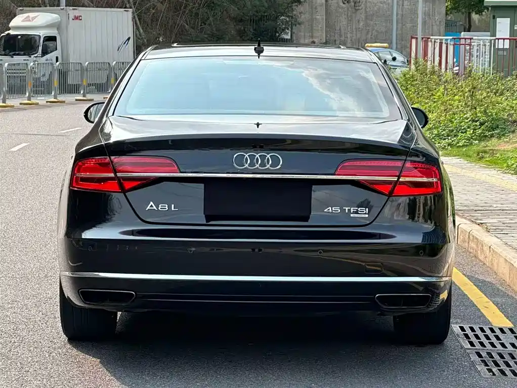 Audi A8 2014 A8L 45 TFSI quattro Comfort фото 15