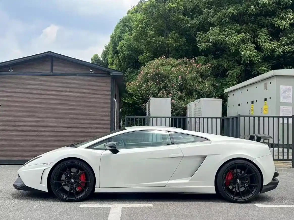 Lamborghini Gallardo 2012 LP 560-4 Gold Edition фото 7