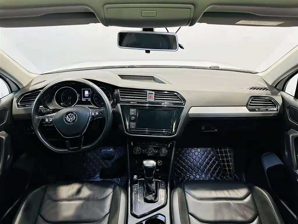 Volkswagen Tiguan L 2019 330TSI Automatic 2WD Panorama Comfort Edition China VI фото 7