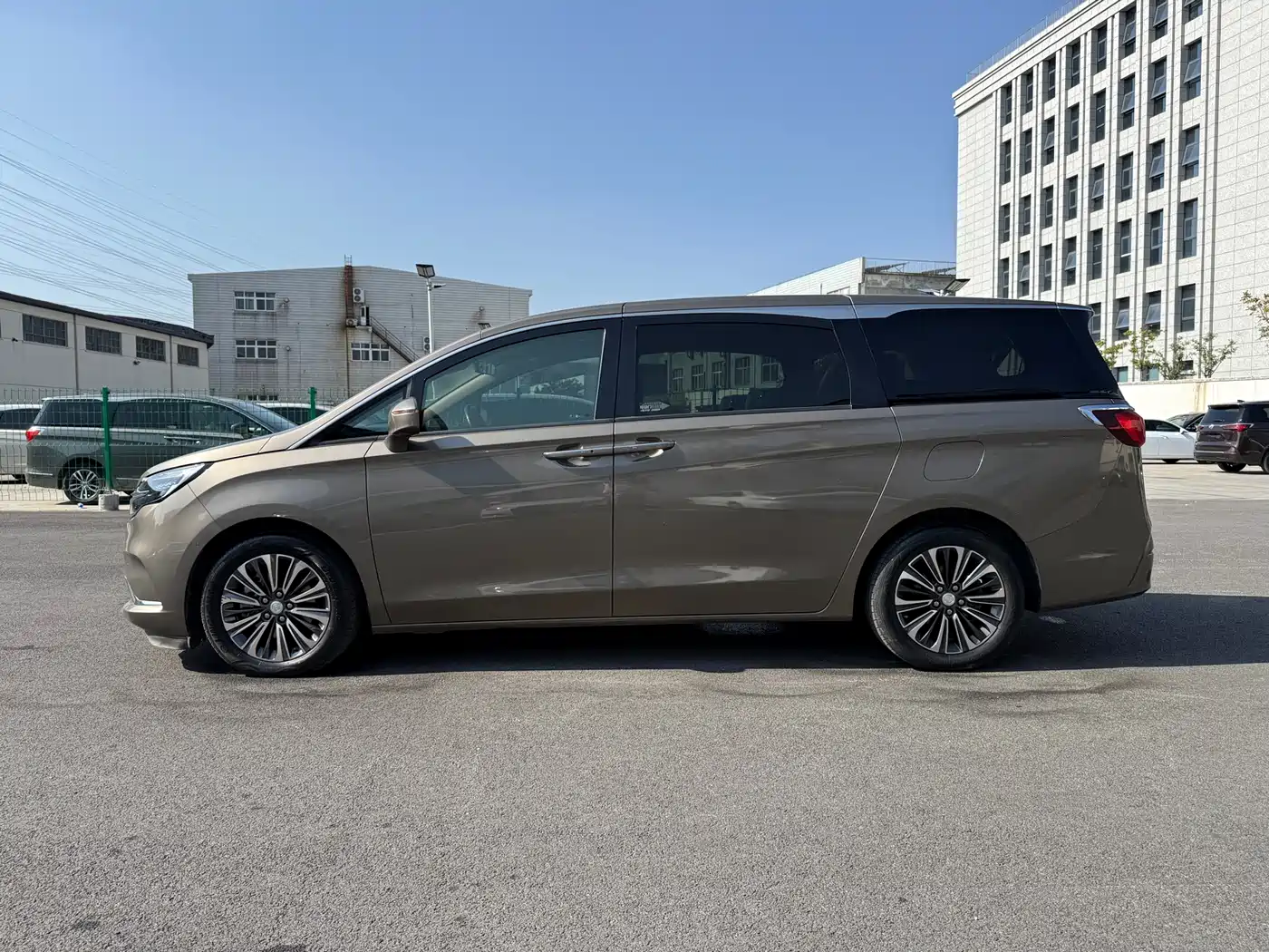 Buick GL8 2020 Model ES Landglory 653T Luxury фото 19