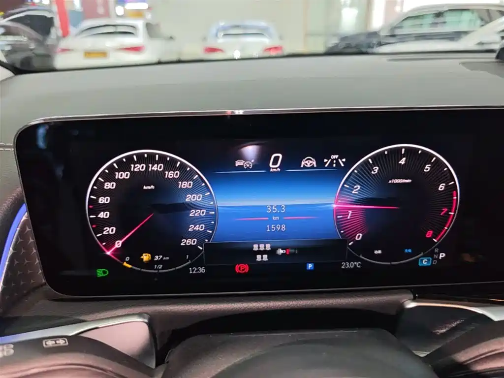 MERCEDES-BENZ GLB