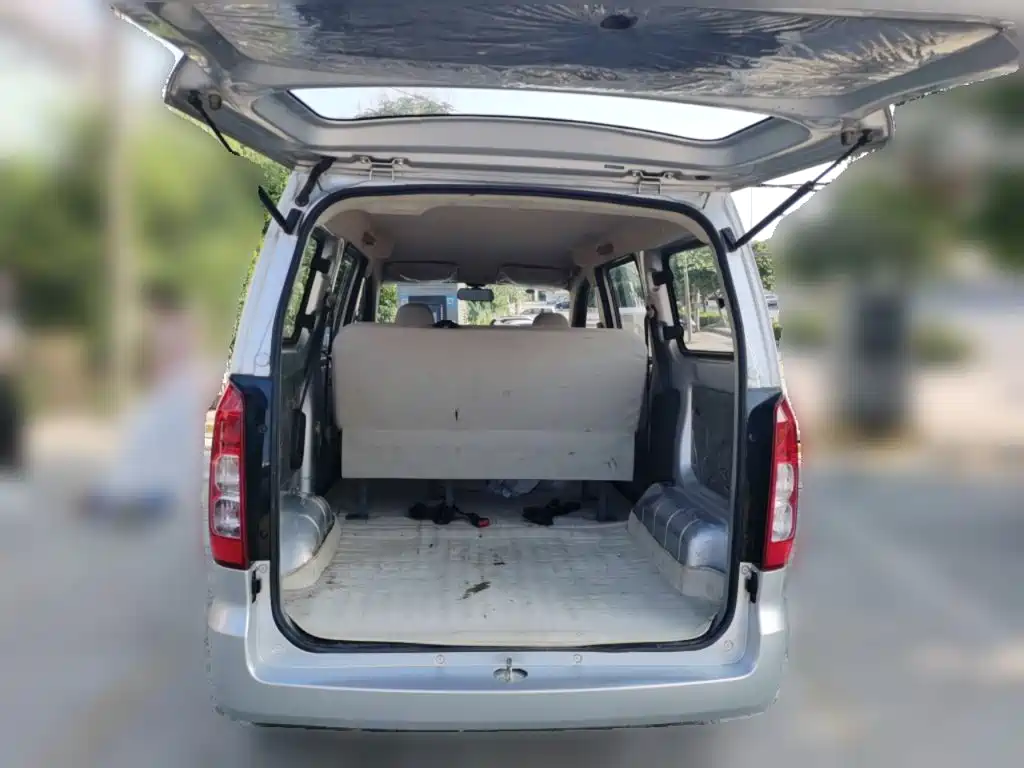 Wuling Motors Wuling Hongguang V 2025 2022 1.5L Dynamic Edition Hydraulic Power Steering LAR