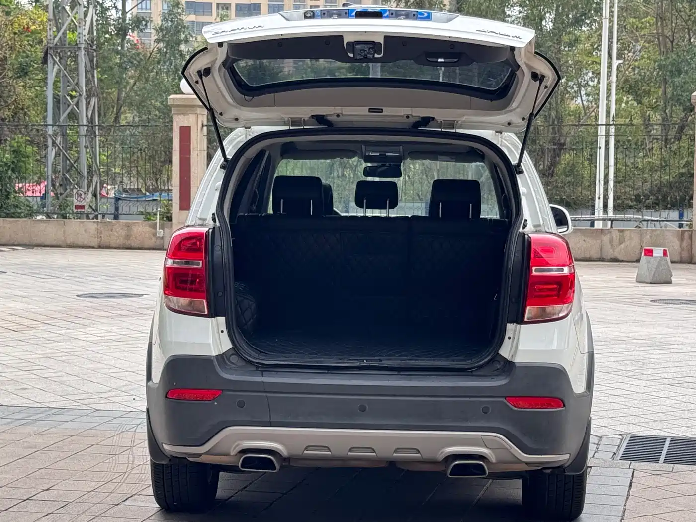 Chevrolet Captiva 2015 2.4L 2WD Urban Edition 7-seater фото 7
