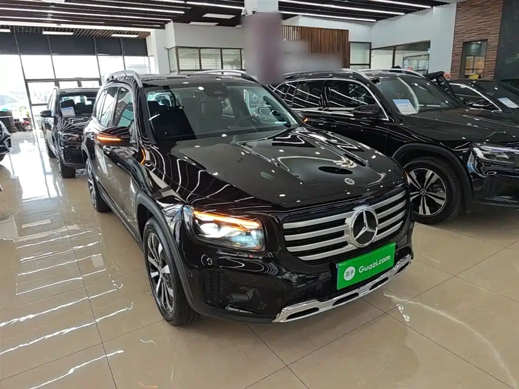 MERCEDES-BENZ GLB