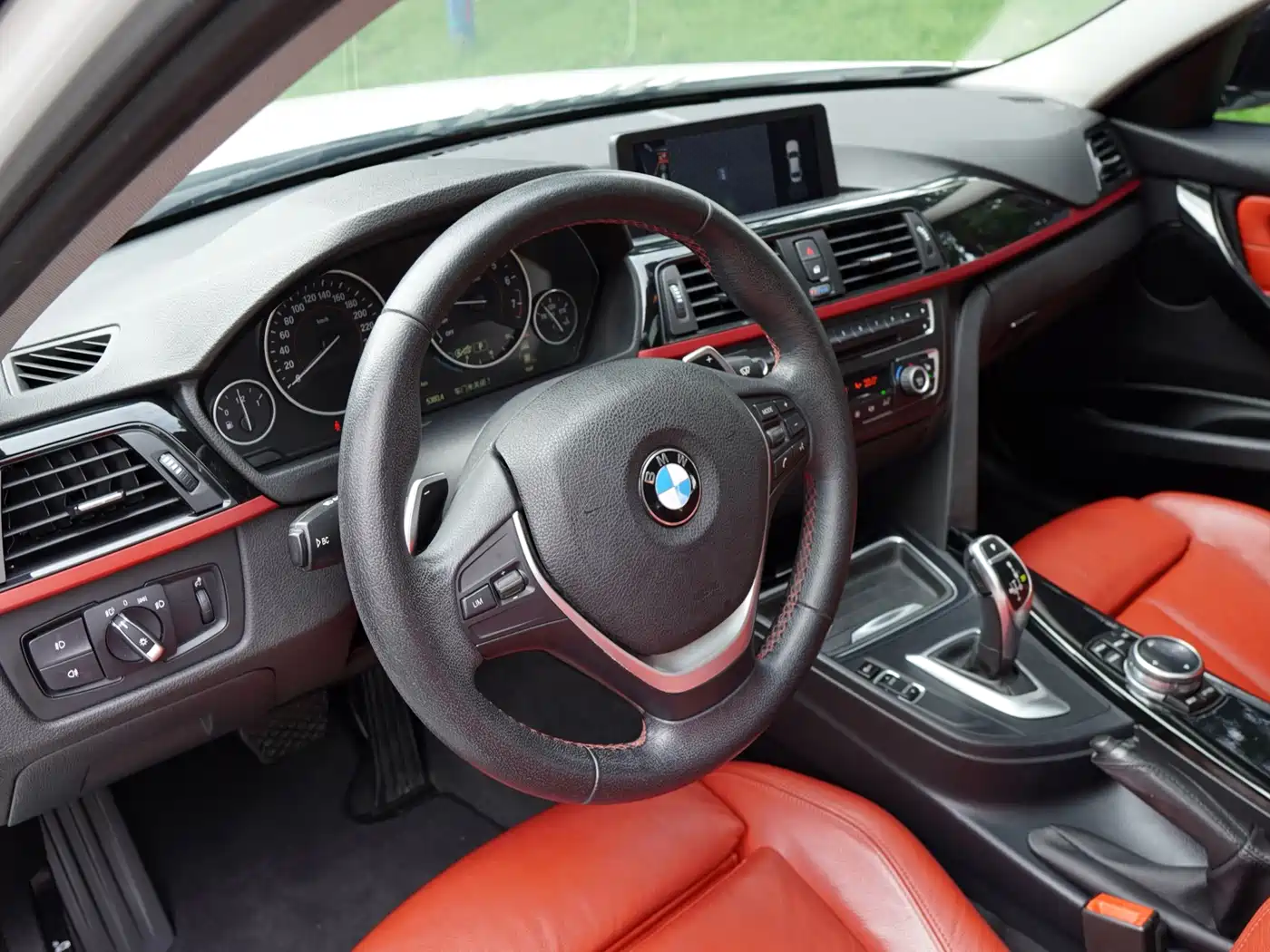 Photo 23 - BMW 3 Series