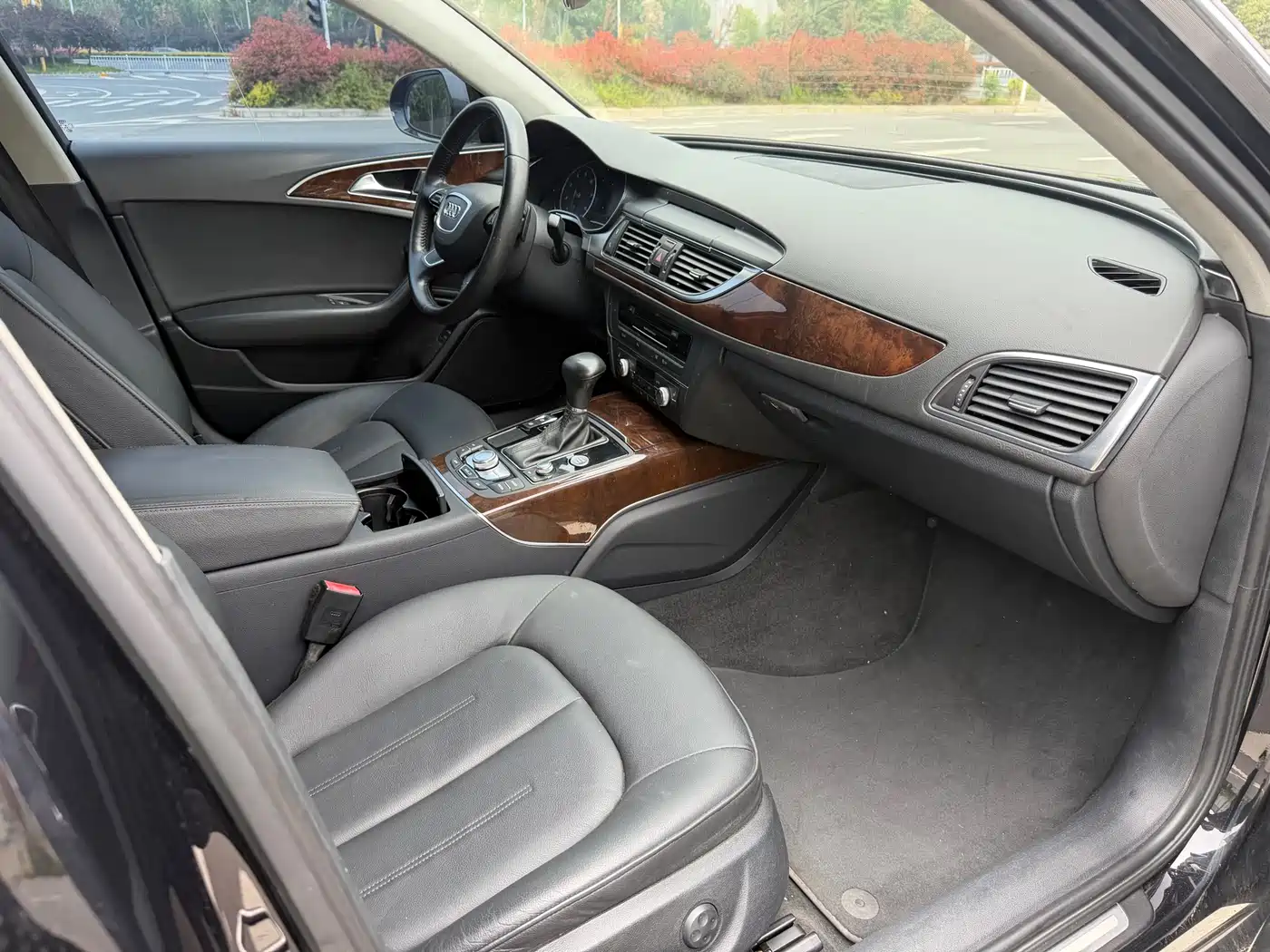 Audi A6L 2012 30 FSI Comfort фото 23
