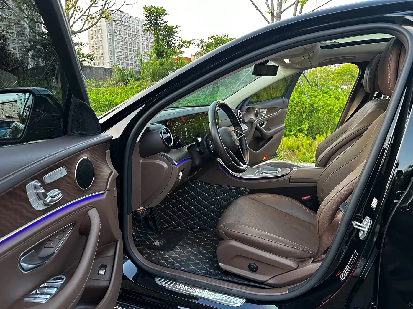 Mercedes-Benz E-Class 2023 E 300 L Fashion фото 7