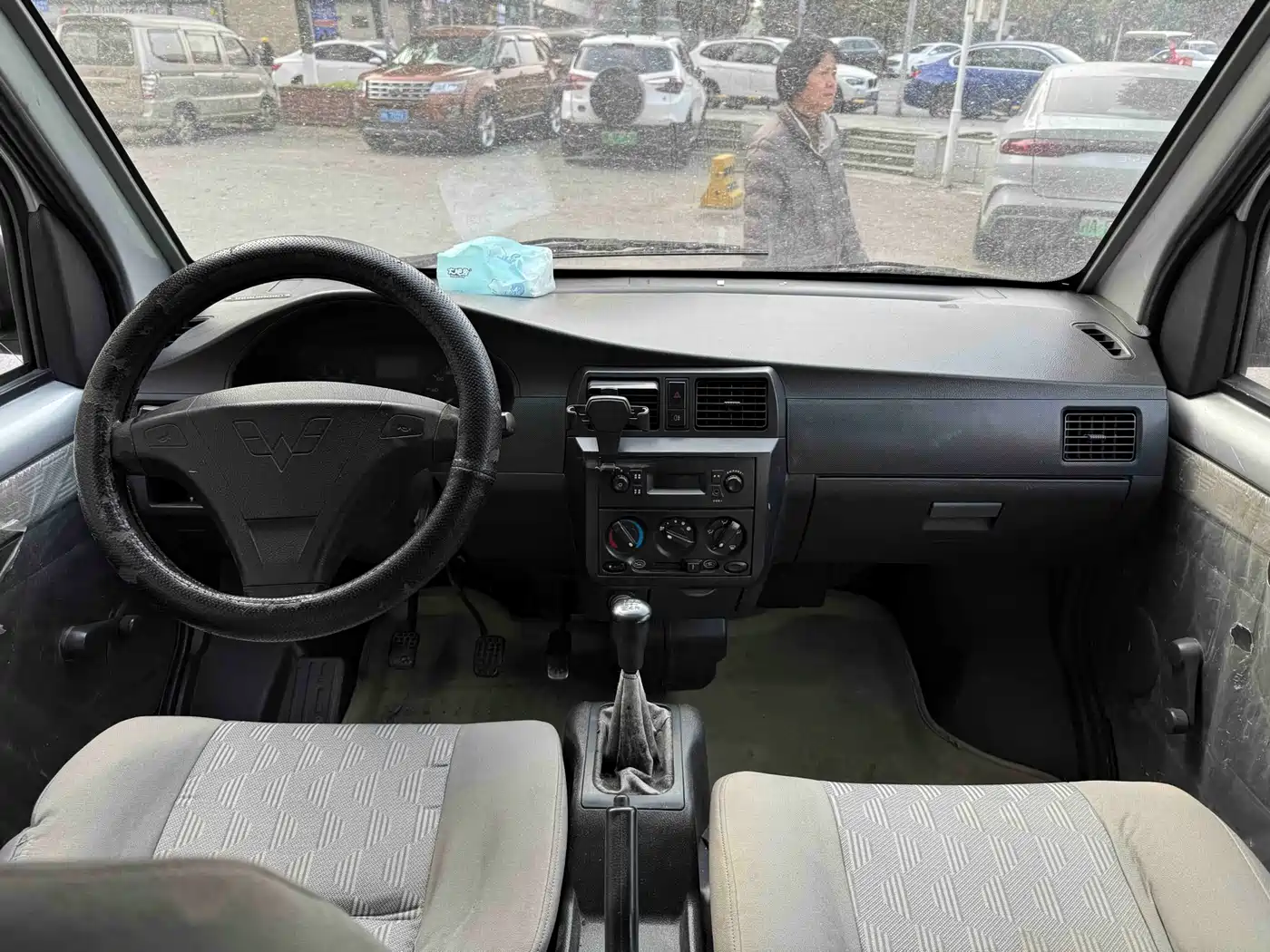 Wuling Motors Wuling Rongguang 2014 2011 1.2L Base Model