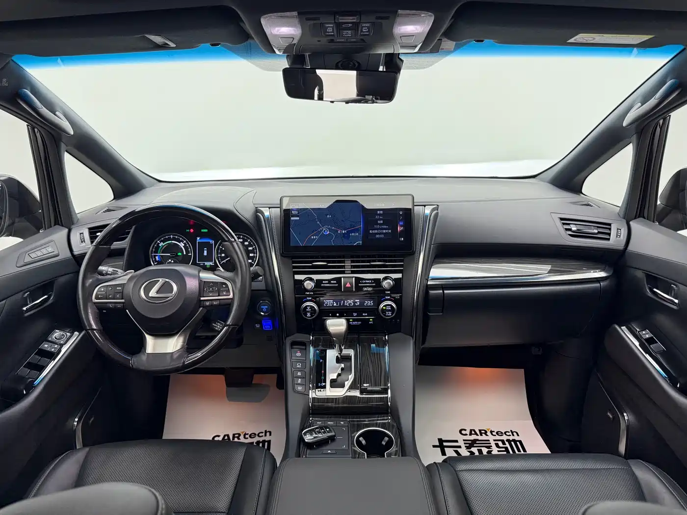 Lexus LM 2020 300h Seven-Seater Elegance Edition фото 20