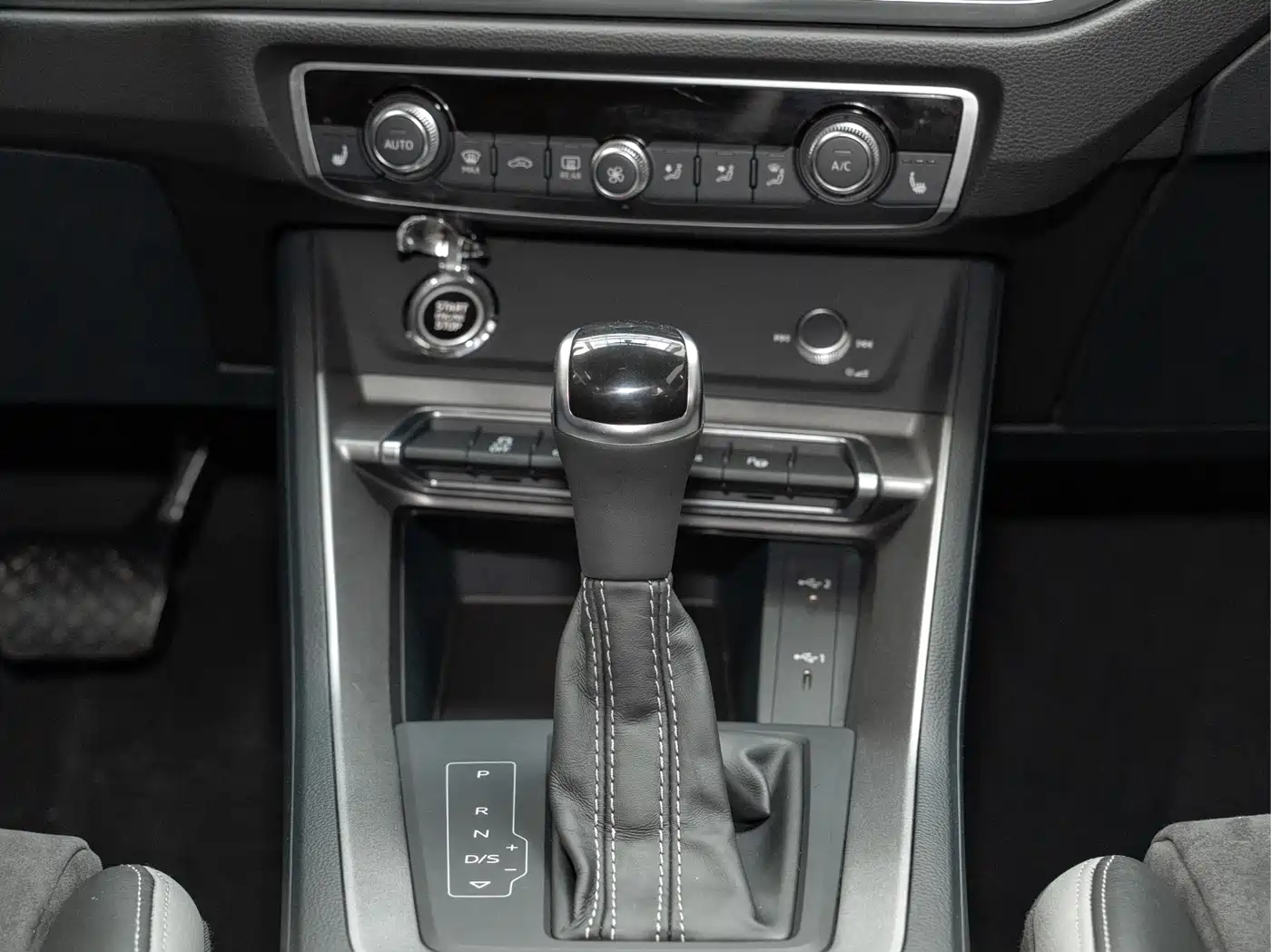 Audi Q3 2022 35 TFSI Fashion Dynamic фото 4