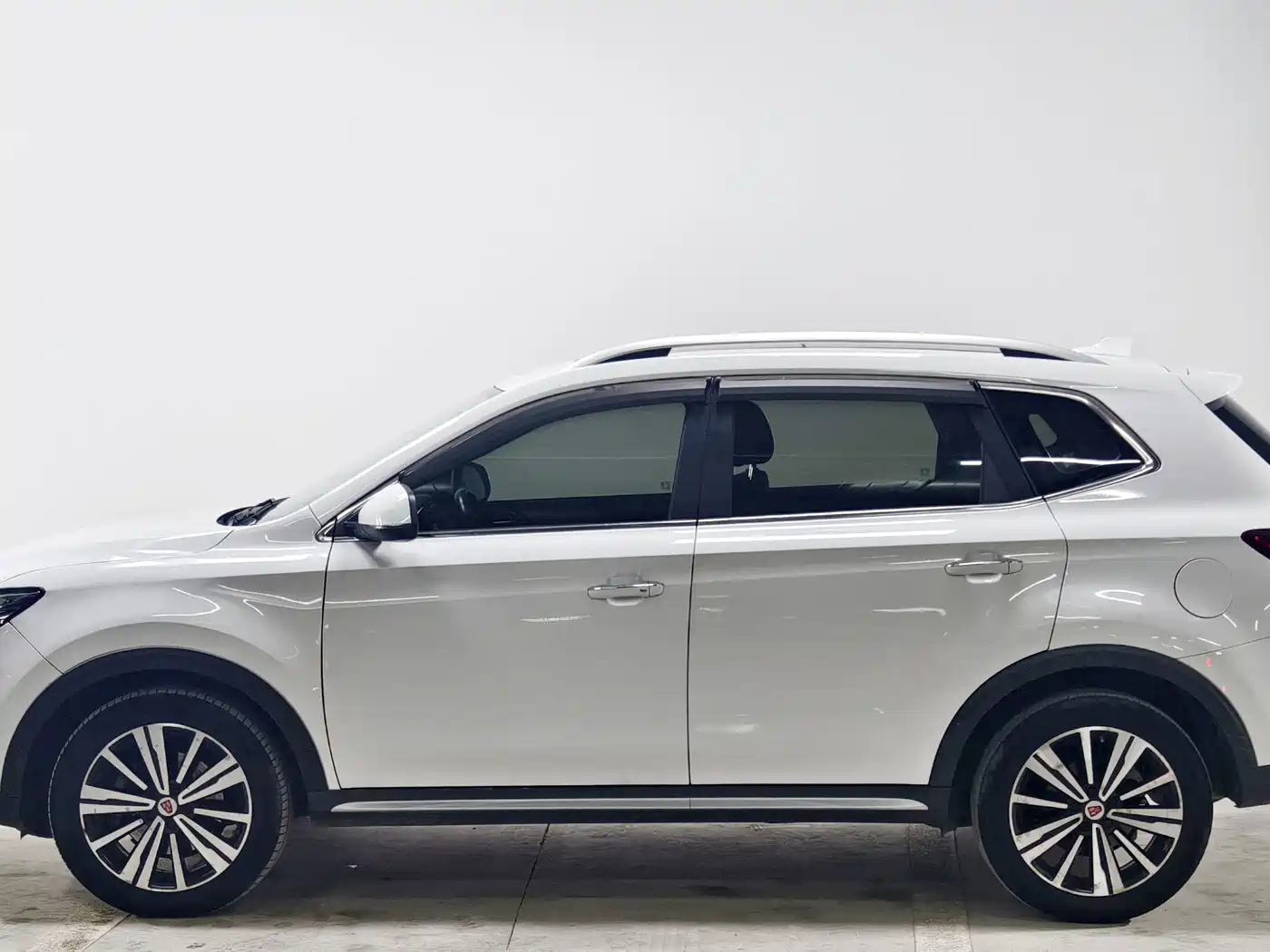 Фото 7 - Roewe RX5