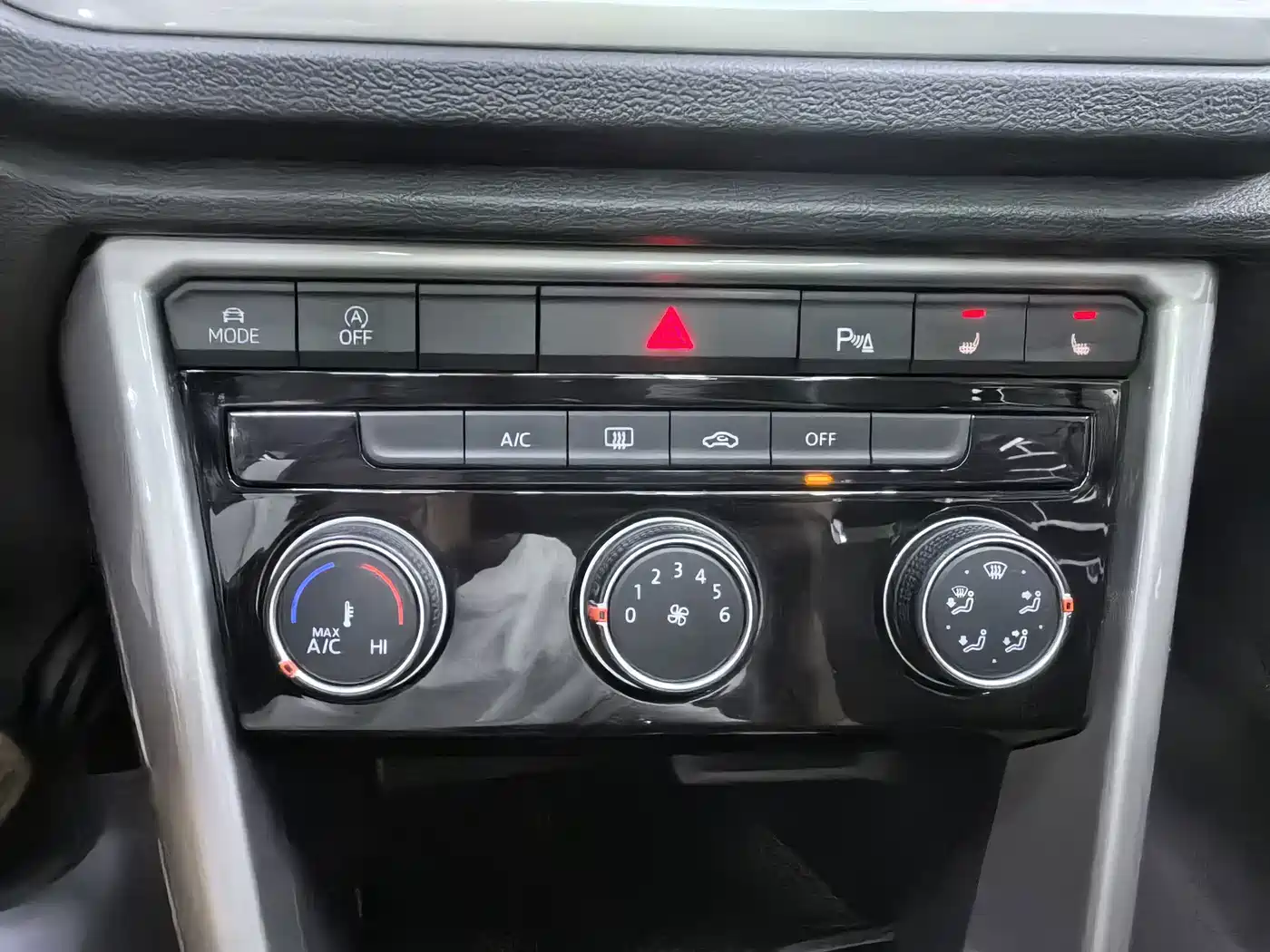 Volkswagen T-ROC 2022 2021 Facelift 280TSI DSG 2WD Elite Smart Connect Edition