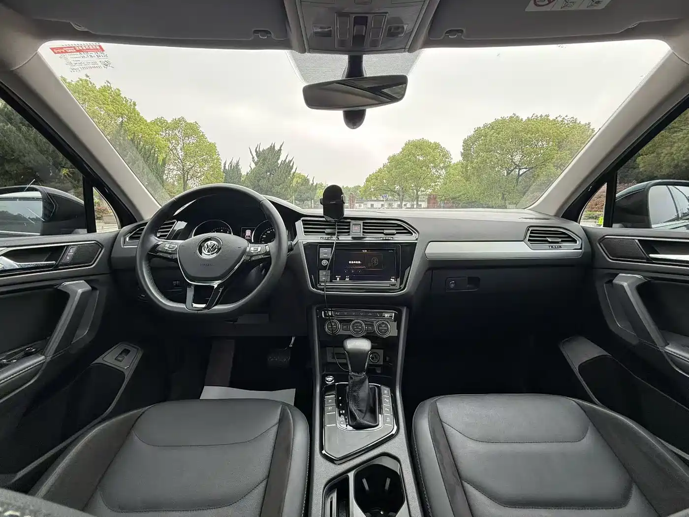 Volkswagen Tiguan L 2019 330TSI Automatic 2WD Smart Luxury Edition China VI фото 5