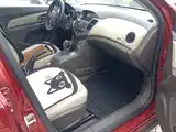 Фото 8 - Chevrolet Cruze