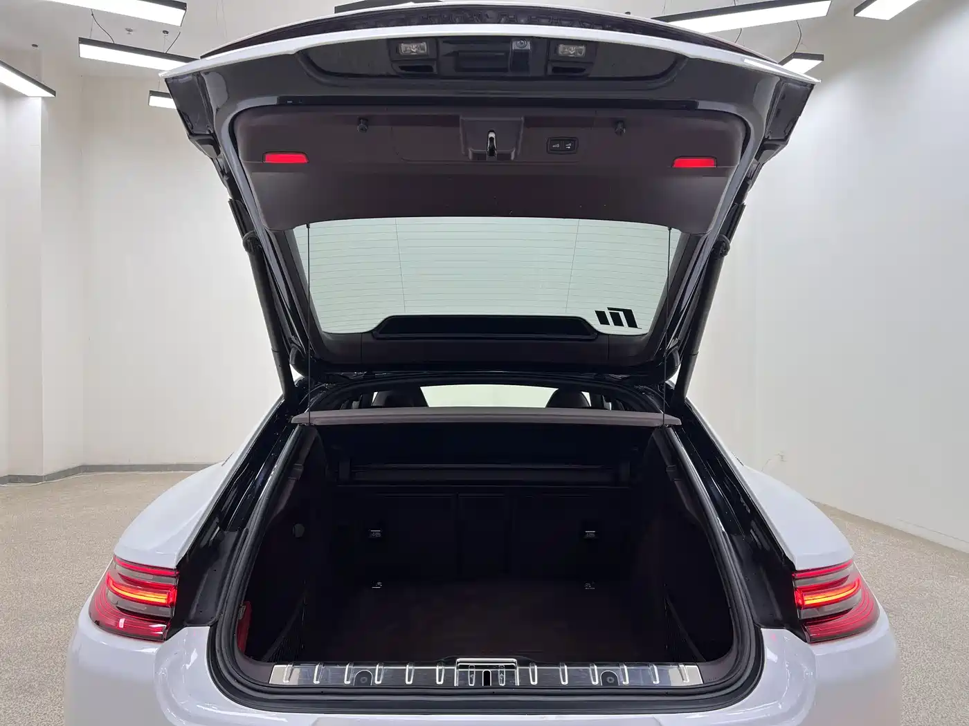 Porsche Panamera 2017 Panamera 4 Executive Long Wheelbase 3.0T фото 34