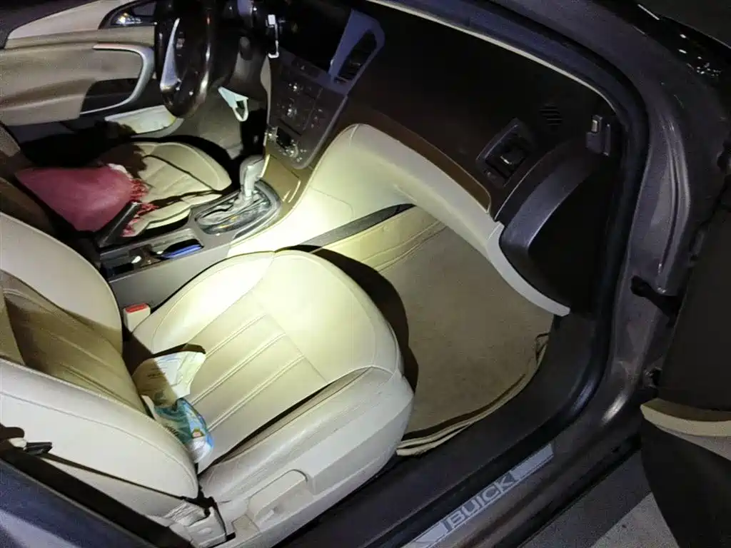 Photo 13 - Buick Regal