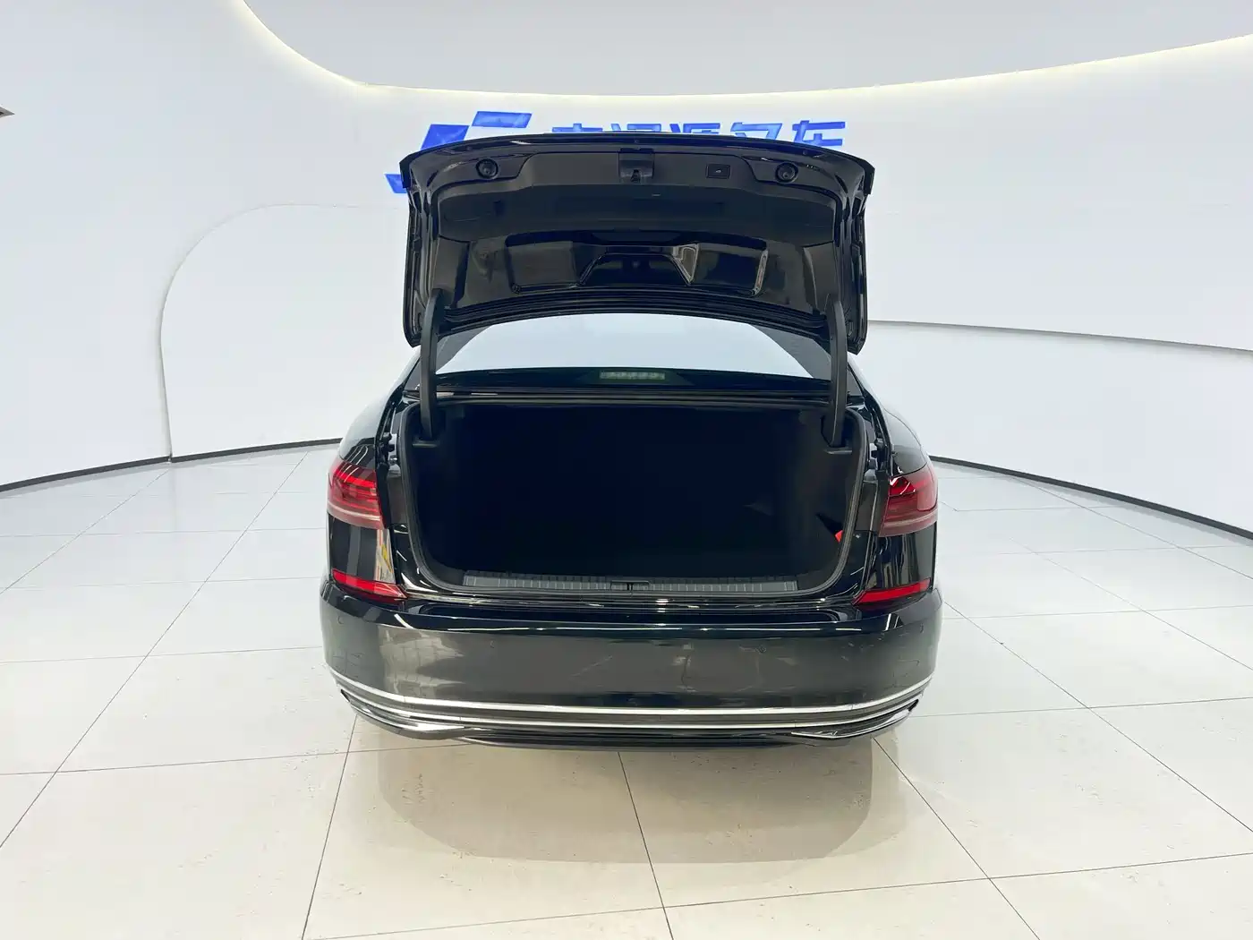 Volkswagen Passat 2023 330TSI Premium Edition фото 6