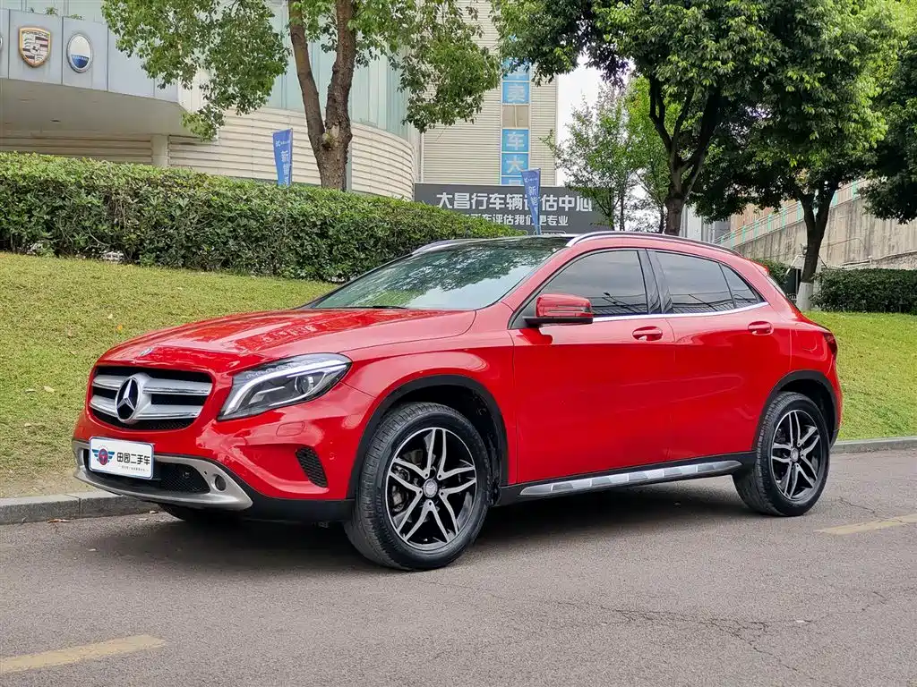 Mercedes-Benz GLA 2015 GLA 200 Fashion