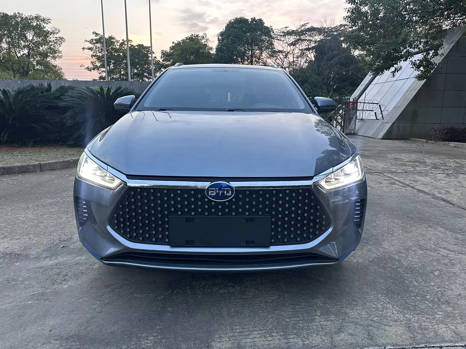 Фото 2 - BYD e2
