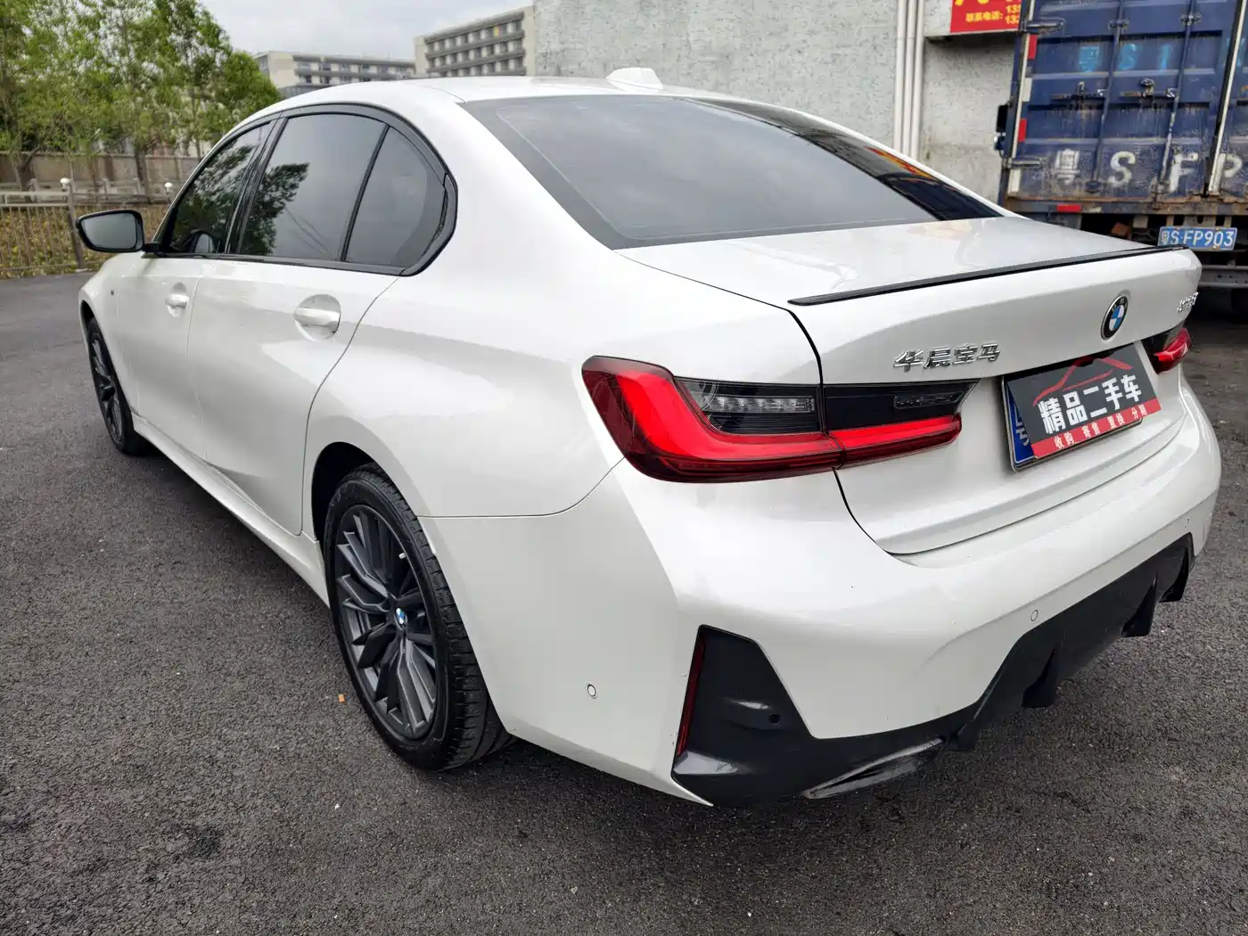 BMW 3 Series 2023 325Li M Sport Black Night Package фото 23