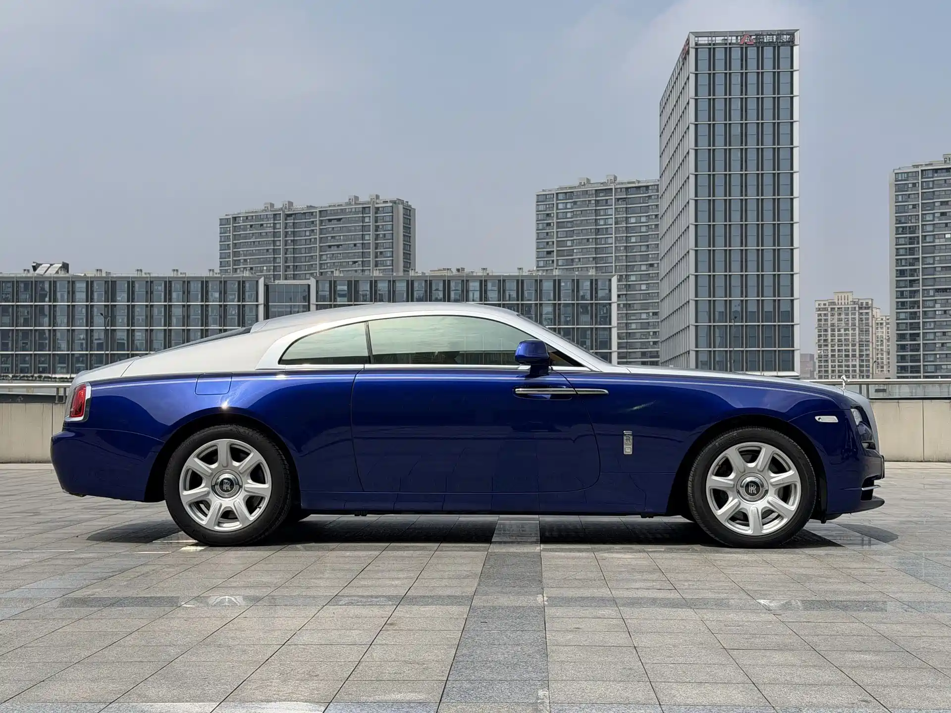Фото 3 - Rolls-Royce Wraith