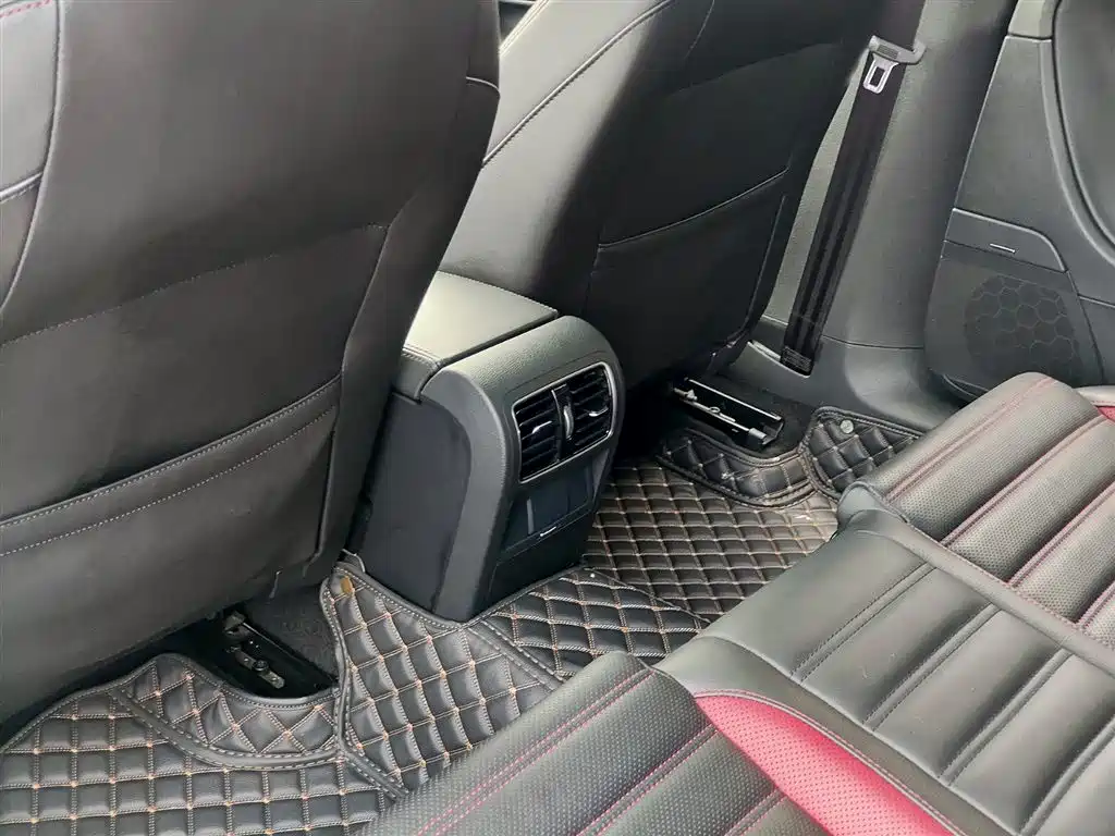 Volkswagen FAW-Volkswagen CC 2018 1.8TSI Luxury фото 9