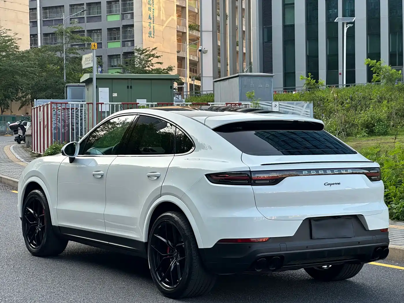 Porsche Cayenne 2019 Cayenne Coupé 3.0T фото 18