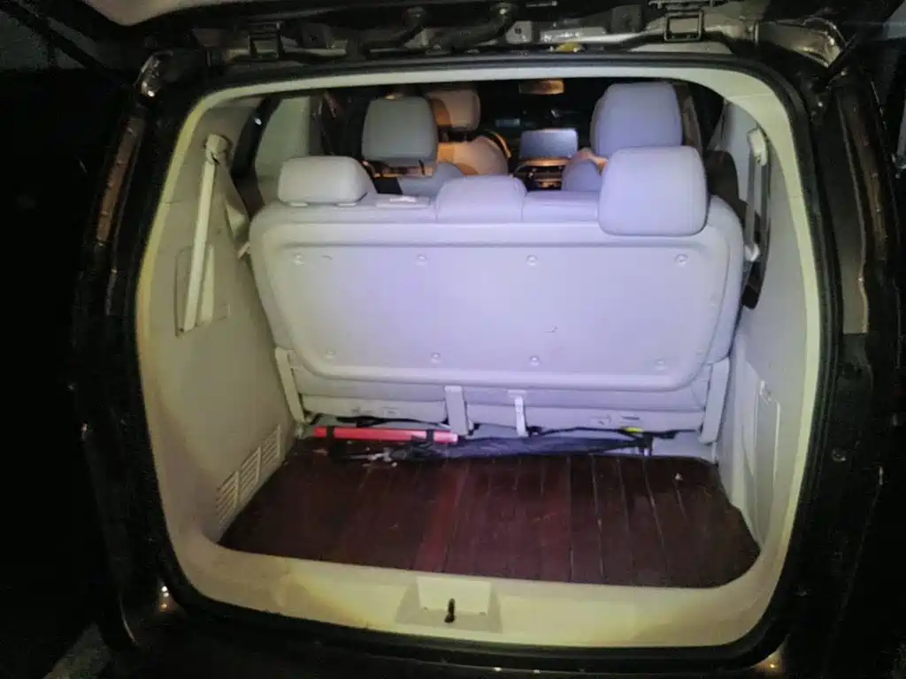Photo 5 - Buick GL8