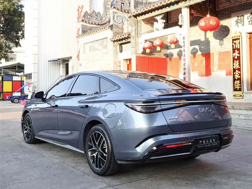 BYD Seal 2024 Glory Edition DM-i 1.5L 121km Luxury фото 9