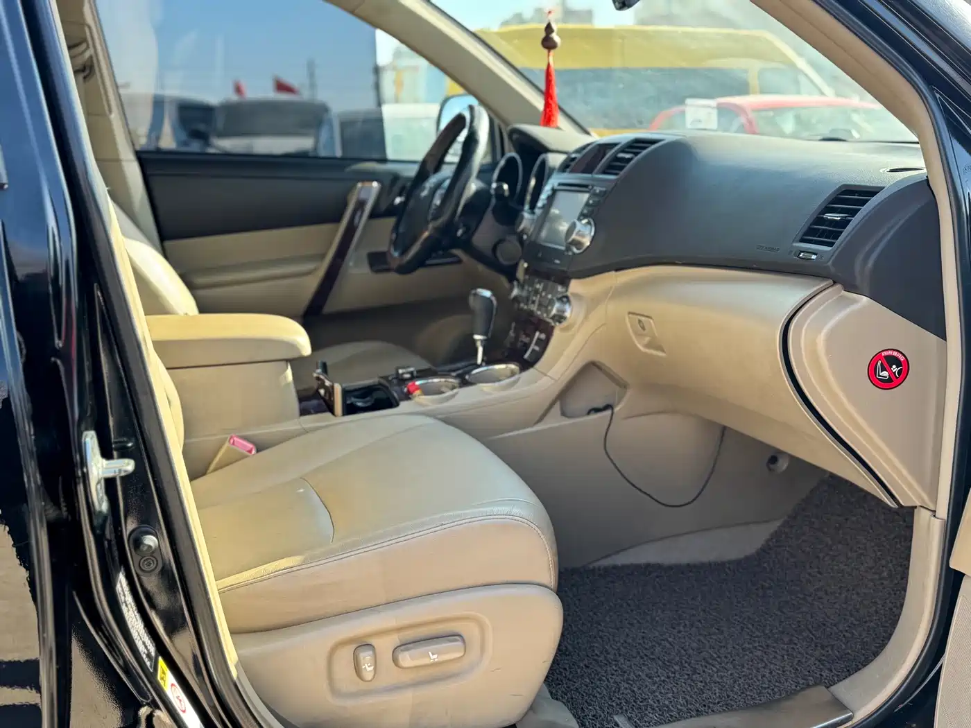 Toyota Highlander 2012 2.7L 2WD 7-Seater Luxury Edition фото 4