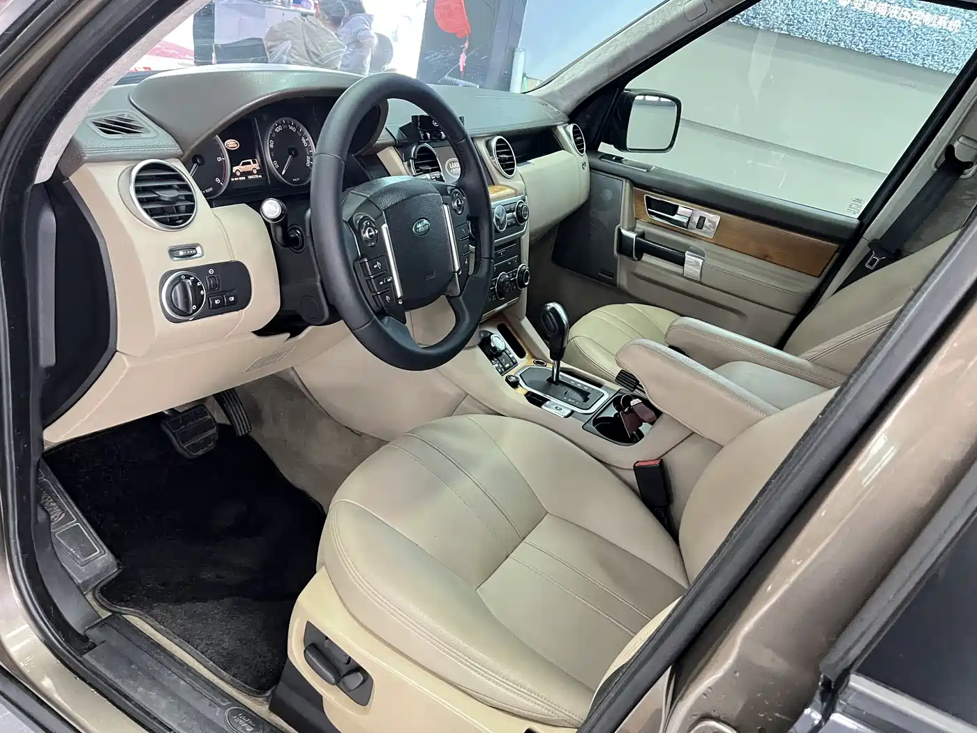 Land Rover Discovery 2012 3.0 SDV6 HSE Diesel фото 19