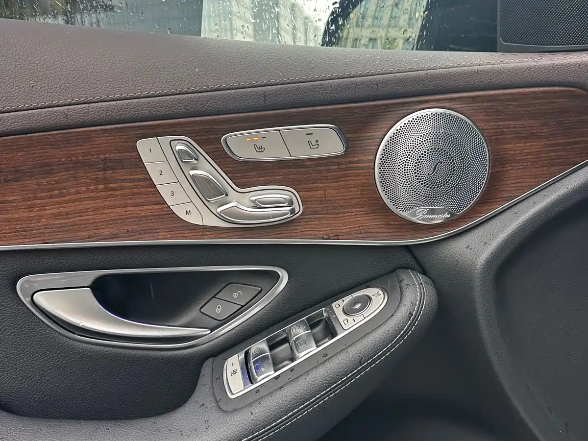 MERCEDES-BENZ GLC