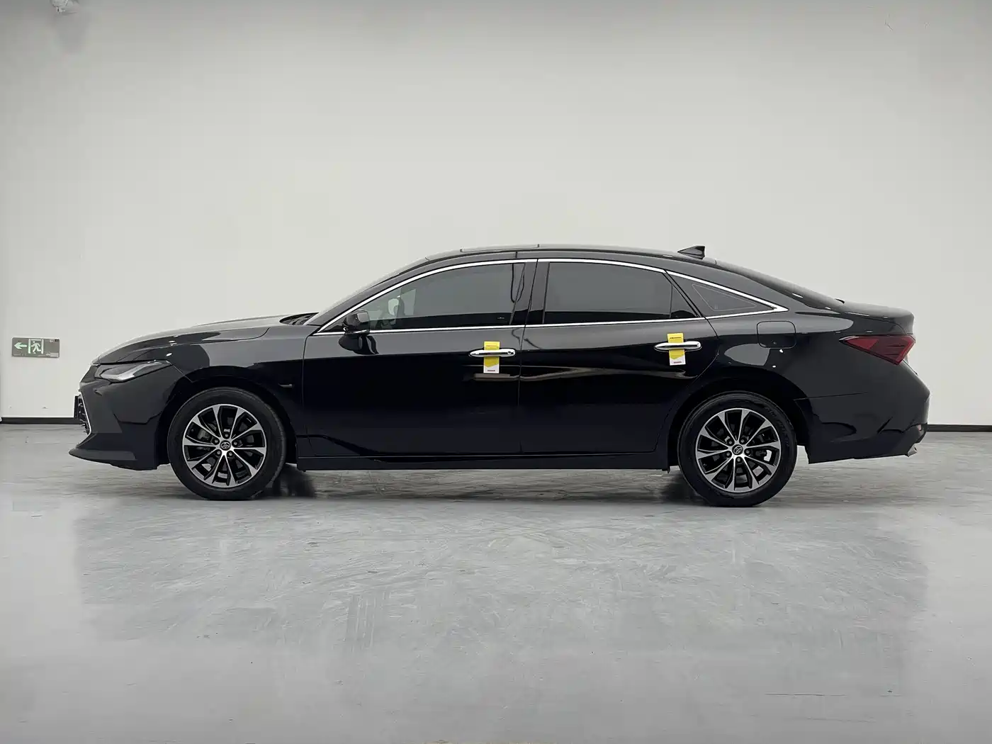 Toyota Avalon 2023 2.0L Premium Selection фото 19