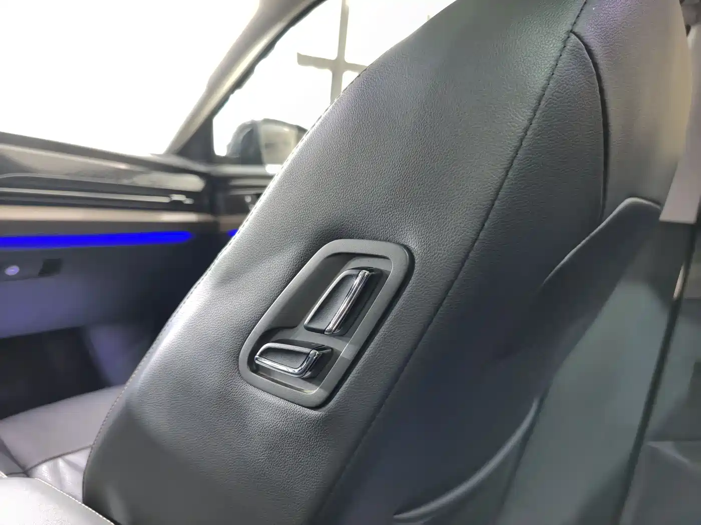 Volkswagen Passat 2021 Model 330TSI Luxury Edition фото 11