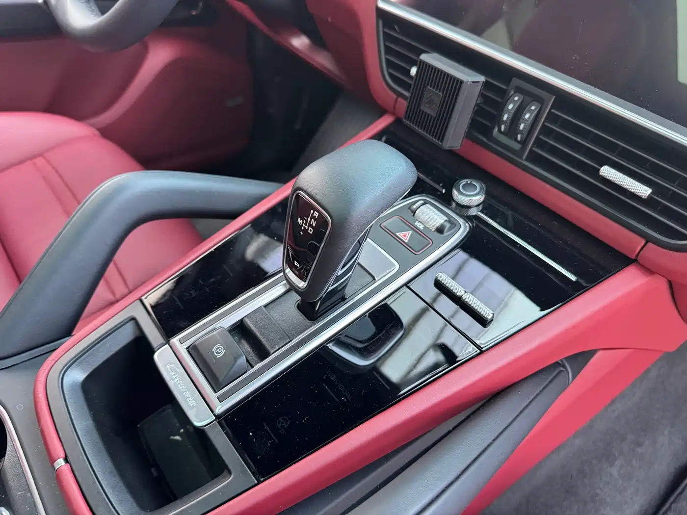 Porsche Cayenne New Energy 2023 Cayenne E-Hybrid 2.0T фото 11