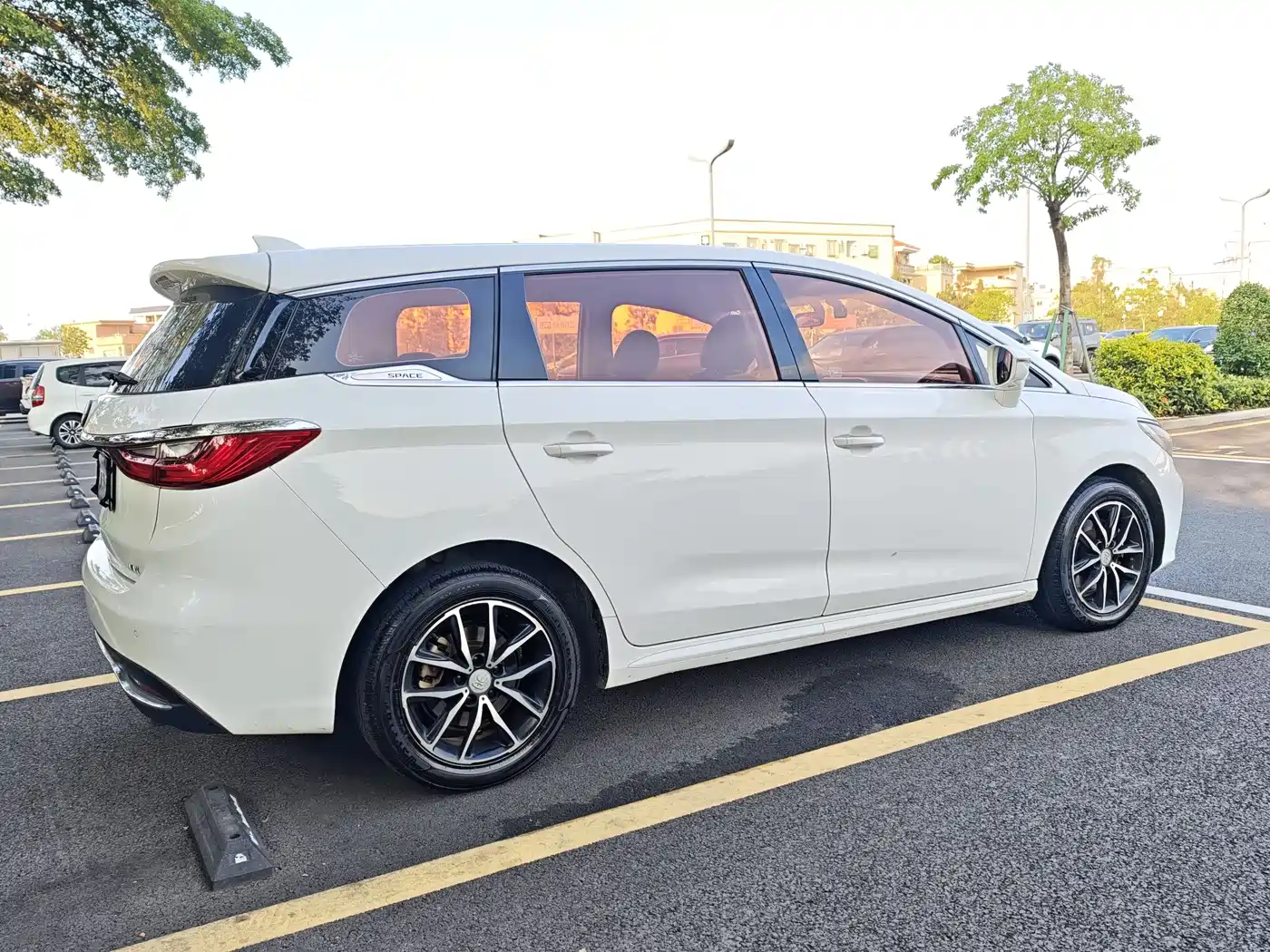 BYD Song MAX 2017 1.5T Auto Smart Luxury 7-Seater фото 28