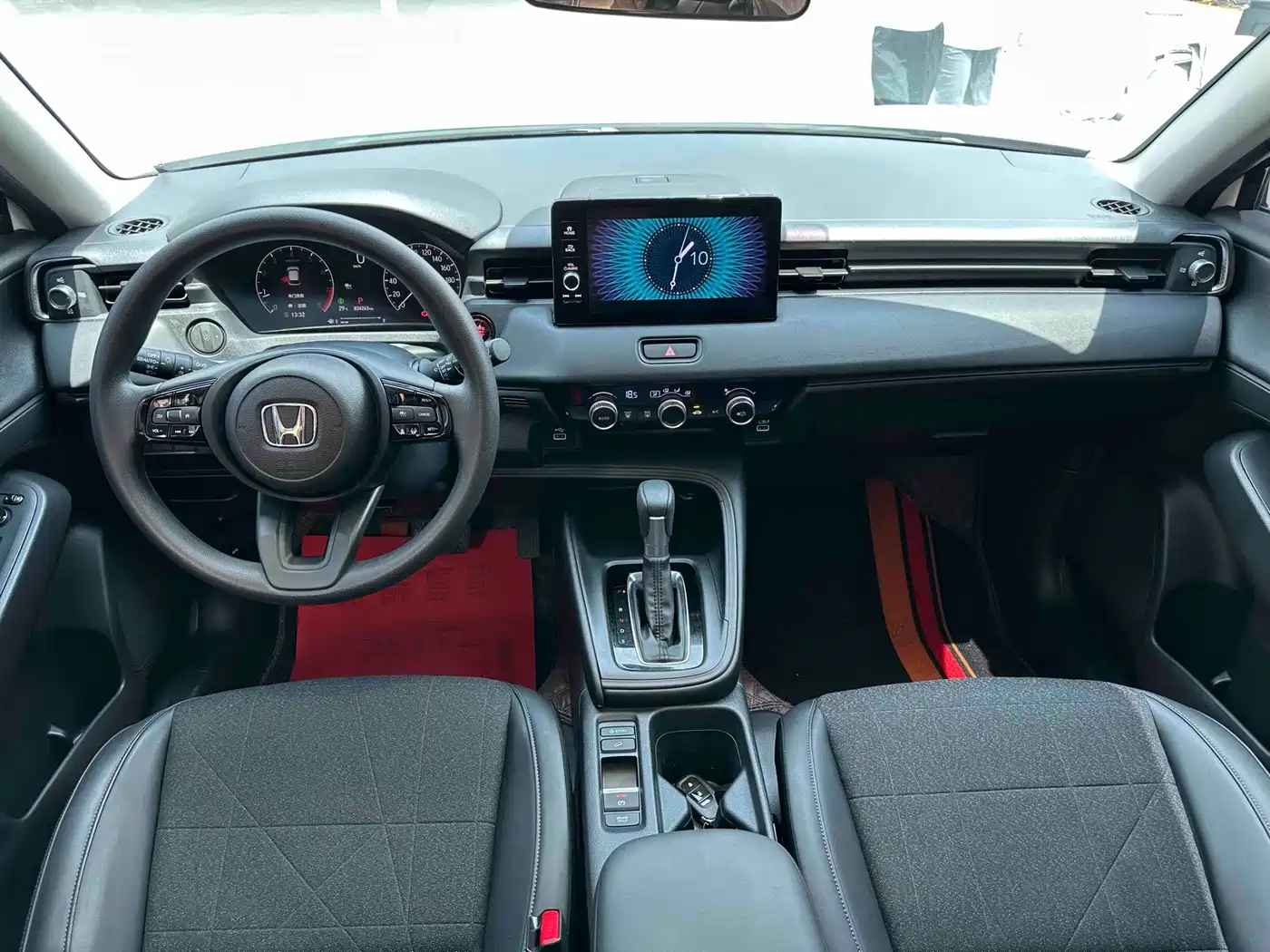 Фото 8 - Honda Vezel