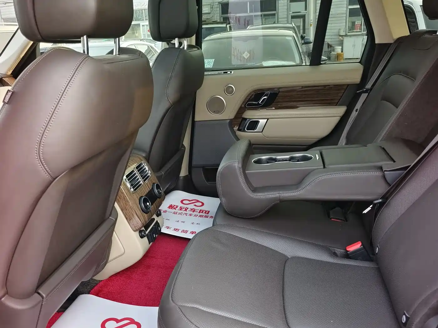 Land Rover Range Rover 2019 3.0 SCV6 Heritage Edition фото 9