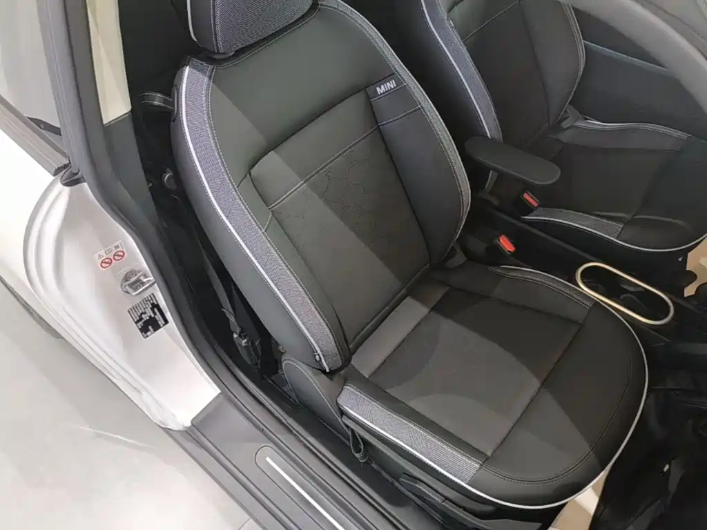 MINI Electric MINI COOPER 2025 2025 Model 456km COOPER E Classic