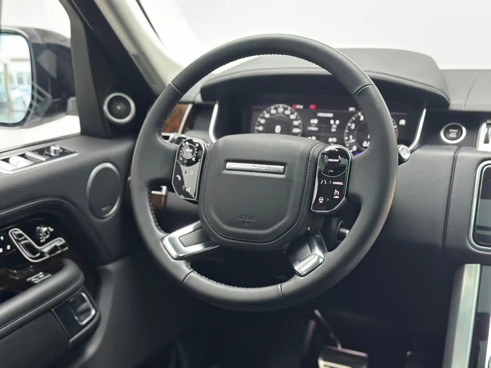 Фото 36 - Land Rover Range Rover