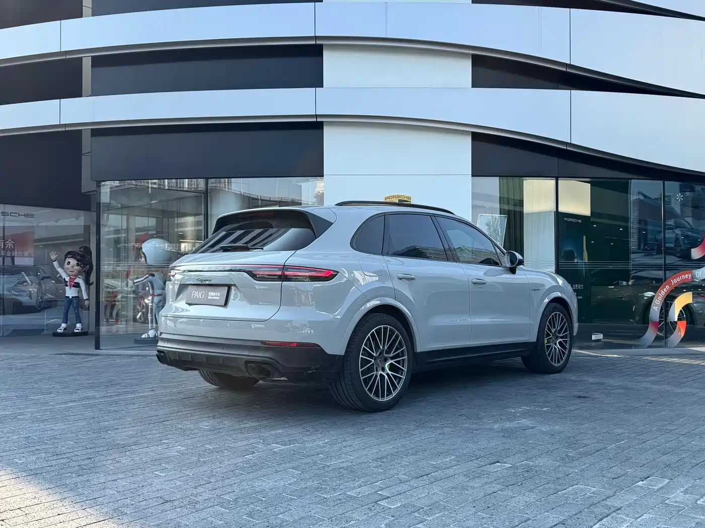 Porsche Cayenne New Energy 2023 Cayenne E-Hybrid 2.0T фото 7